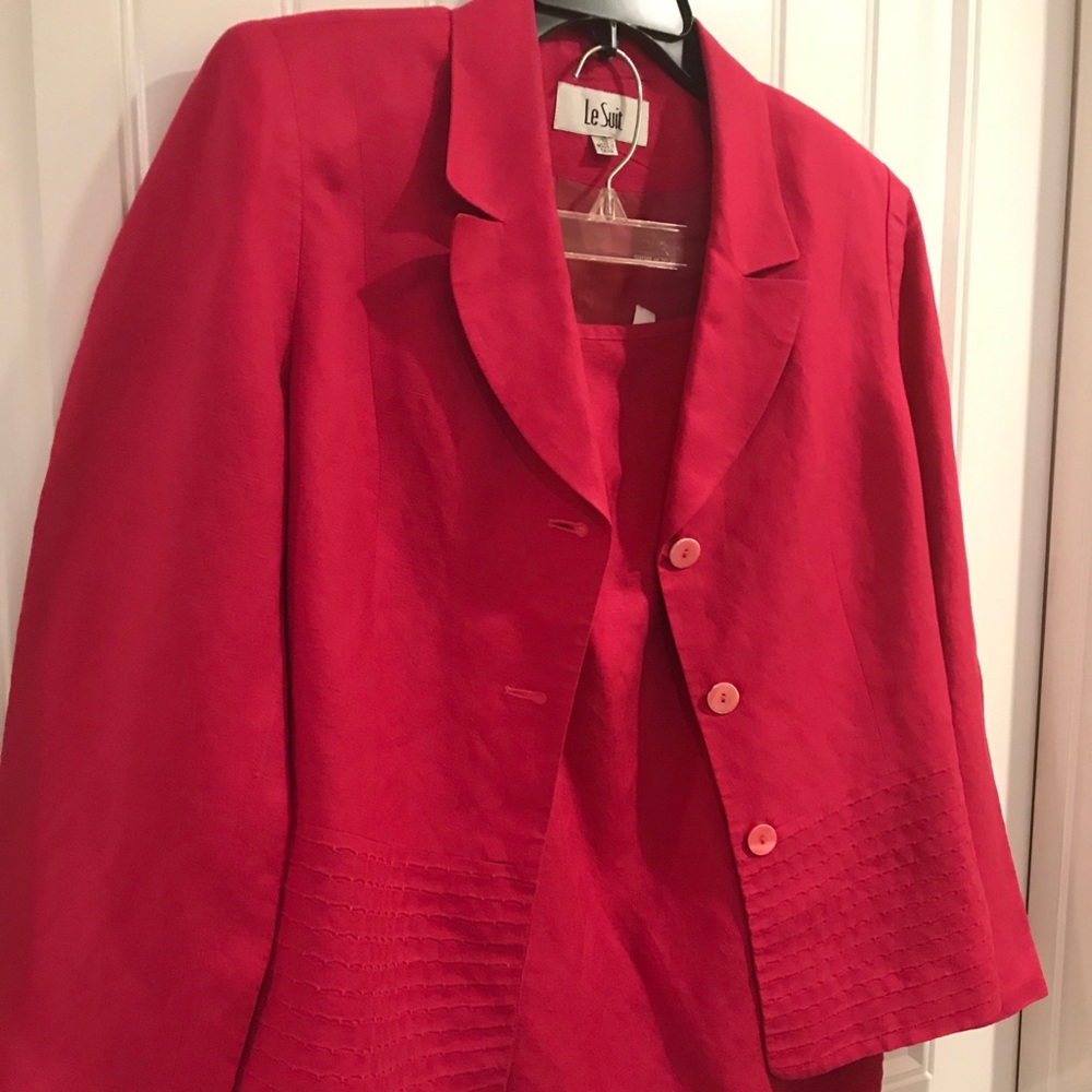 Le suit skirt and jacket